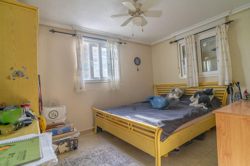 3 slaapkamer Gezinswoning Te koop