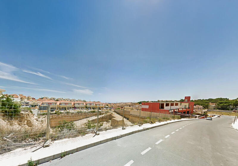 Terrain à vendre dans Villamartin, Alicante
