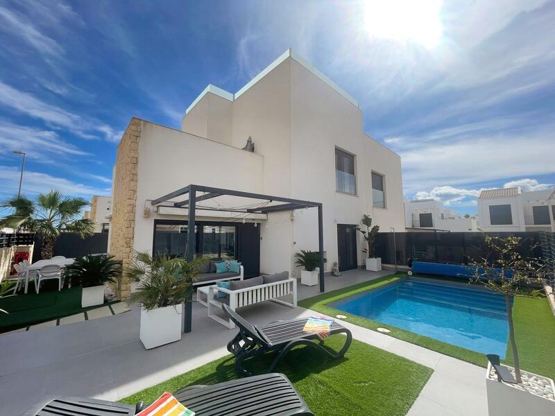 Villa til salg i Ciudad Quesada, Alicante