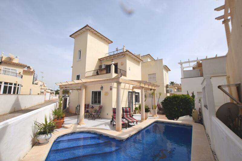 Villa en venta en Ciudad Quesada, Alicante