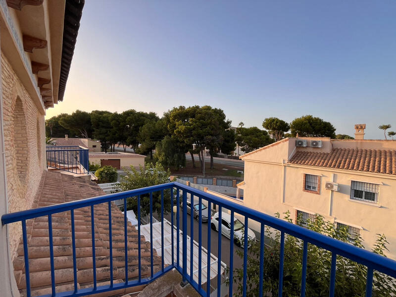 4 slaapkamer Gezinswoning Te koop