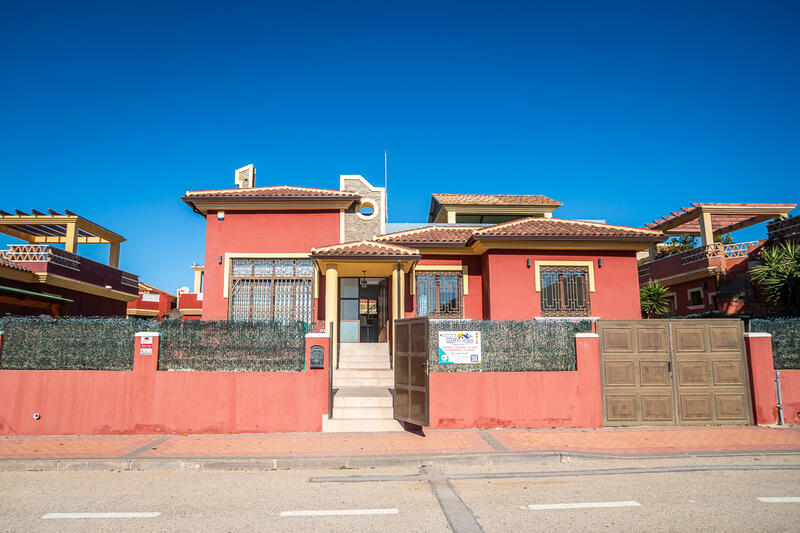 Villa til salg i Algorfa, Alicante