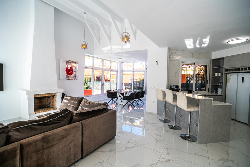 6 Schlafzimmer Villa zu verkaufen