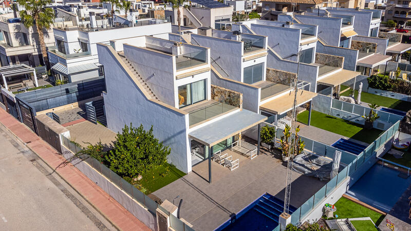 3 Cuarto Villa en venta