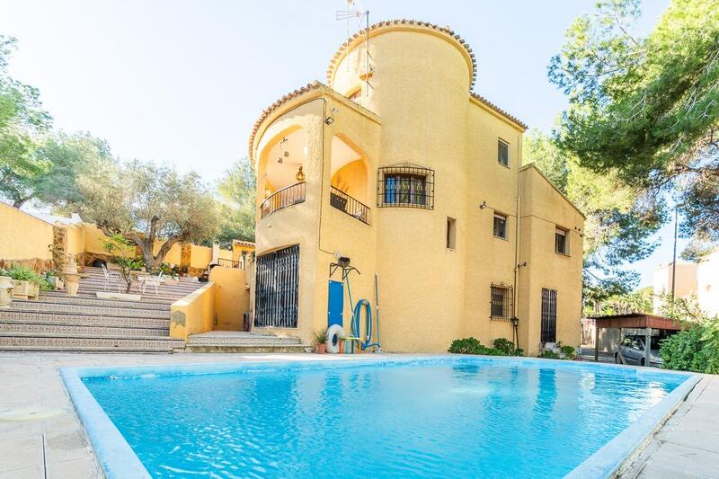 Villa zu verkaufen in Villamartin, Alicante
