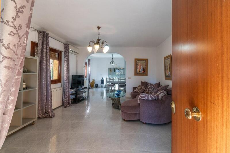 6 bedroom Villa for sale