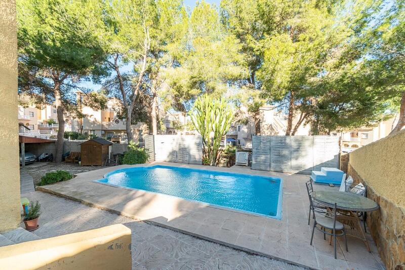 6 bedroom Villa for sale