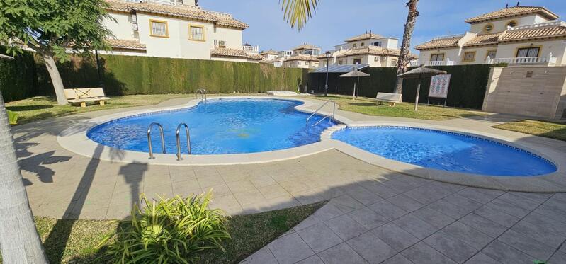 Lejlighed til salg i Lomas De Cabo Roig, Alicante