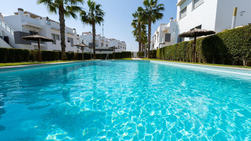Apartamento en venta en Punta Prima, Alicante