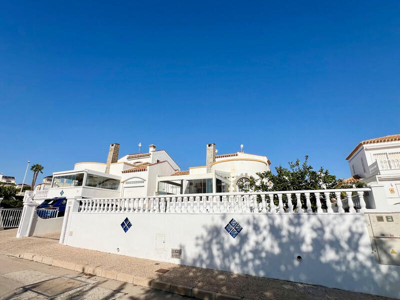 Villa for sale in Los Dolses, Alicante