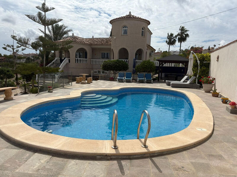 Villa til salg i Algorfa, Alicante