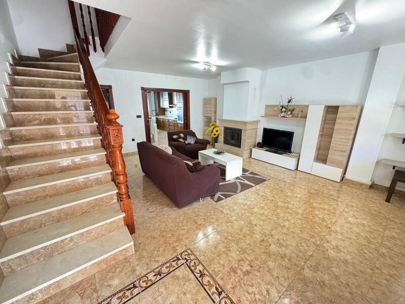 3 Schlafzimmer Stadthaus zu verkaufen