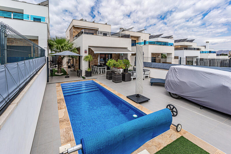 Villa til salgs i Bigastro, Alicante