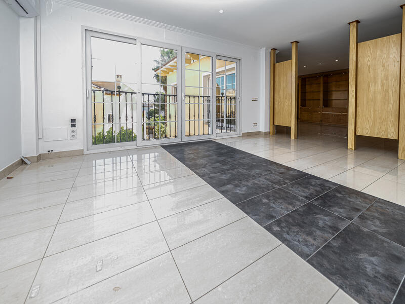 5 chambre Local Commercial à louer à long terme
