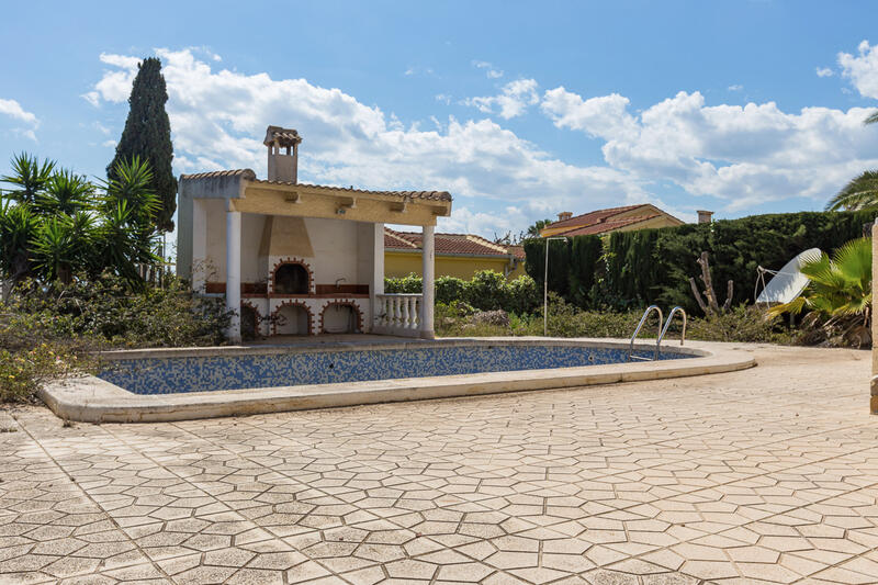 6 спальная комната вилла продается