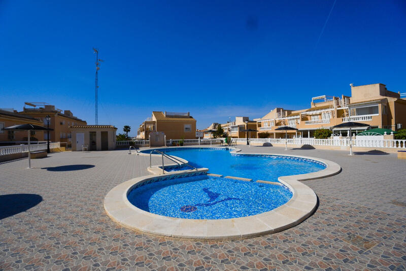Stadthaus zu verkaufen in Torrevieja, Alicante
