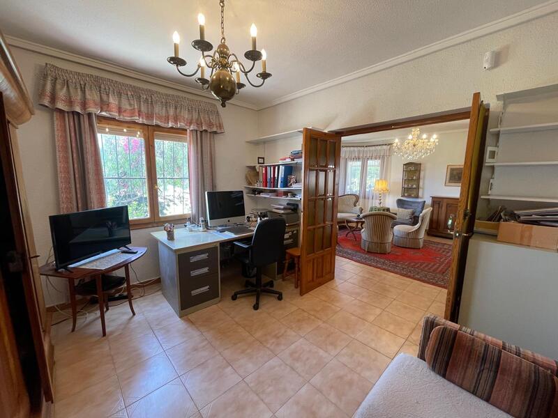 4 Cuarto Villa en venta