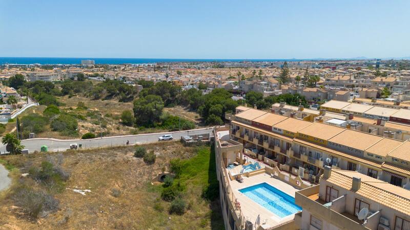 Rekkehus til salgs i Playa Flamenca, Alicante