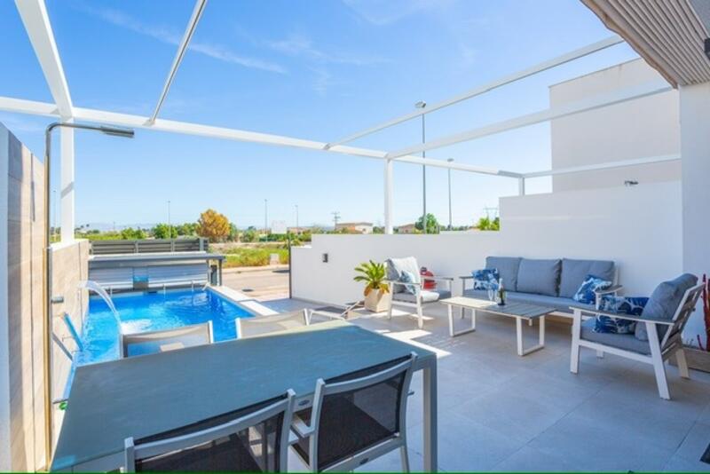 3 bedroom Townhouse for sale