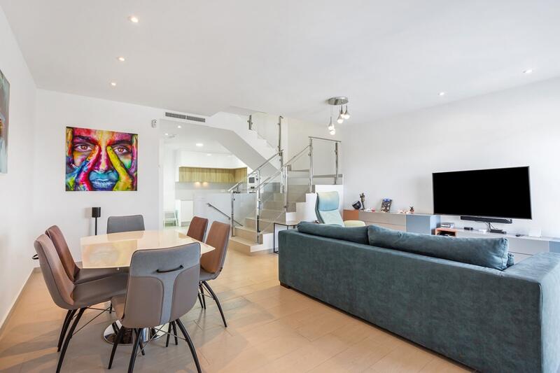 3 bedroom Townhouse for sale