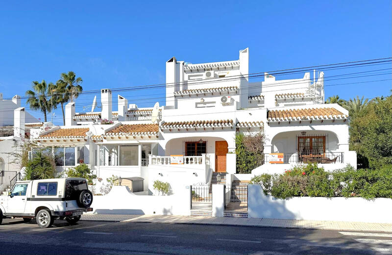 Stadthaus zu verkaufen in Villamartin, Alicante