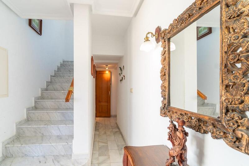 8 sovrum Villa till salu