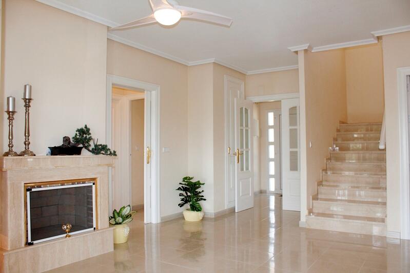 4 Cuarto Villa en venta
