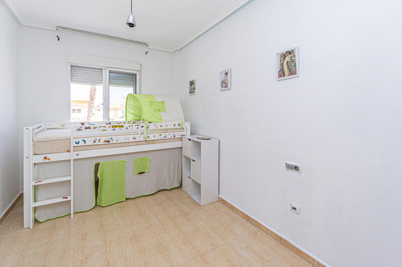 2 спальная комната квартира продается