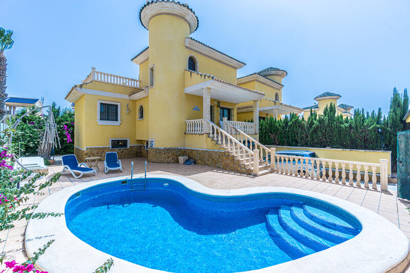 вилла продается в Villamartin, Alicante