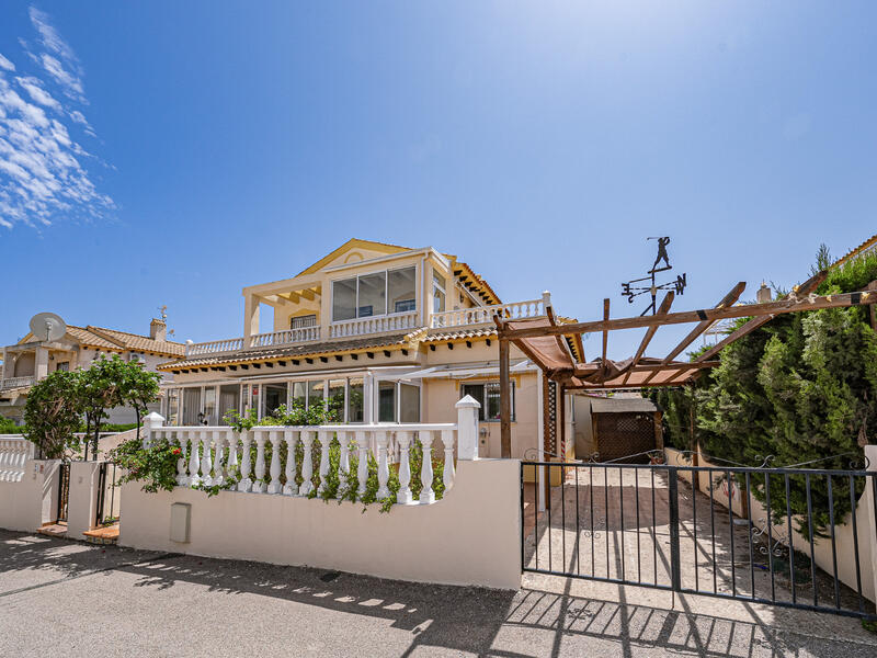 Villa for sale in Playa Flamenca, Alicante