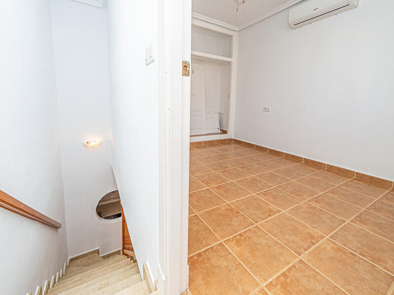 2 Cuarto Villa en venta