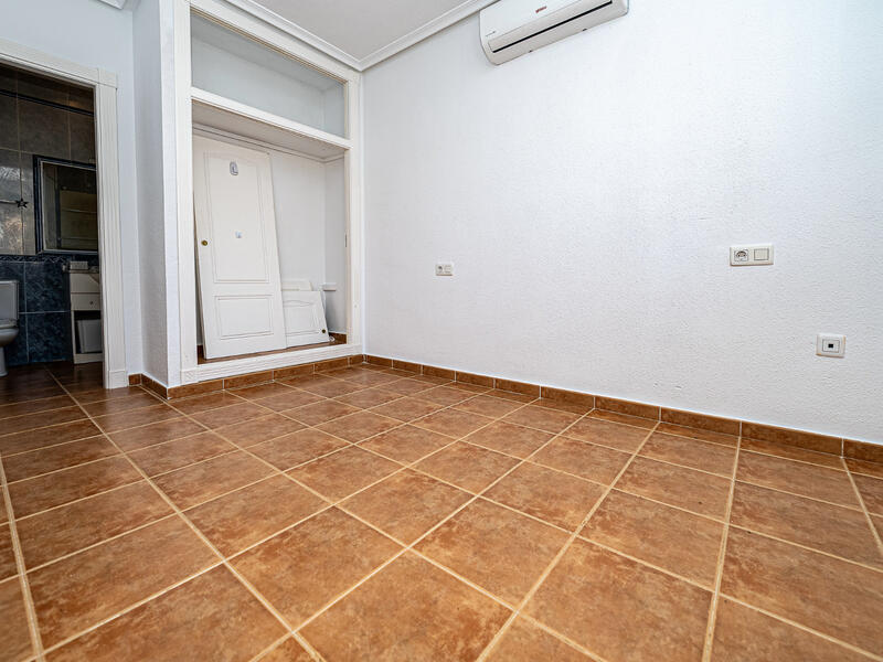 2 Cuarto Villa en venta