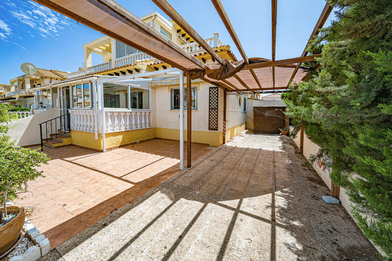 2 Cuarto Villa en venta
