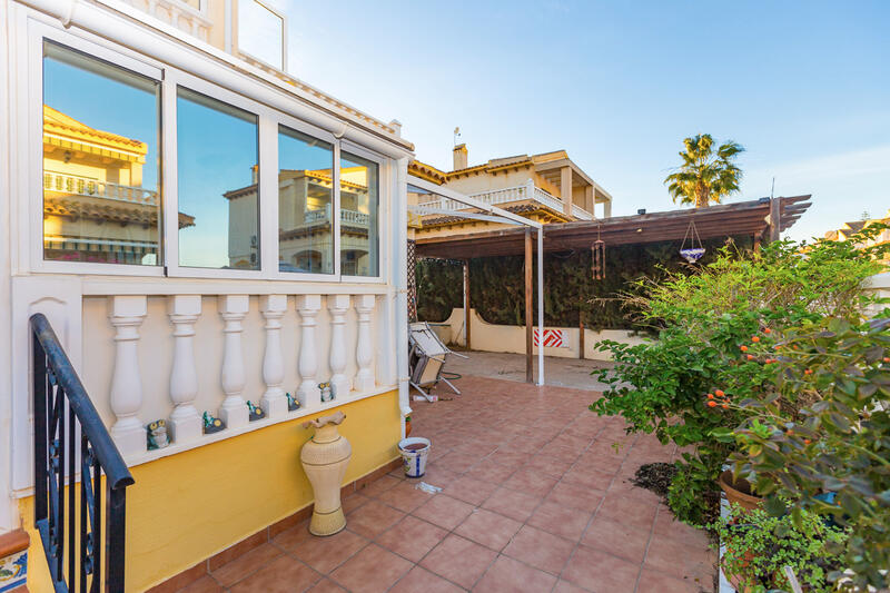 2 Cuarto Villa en venta
