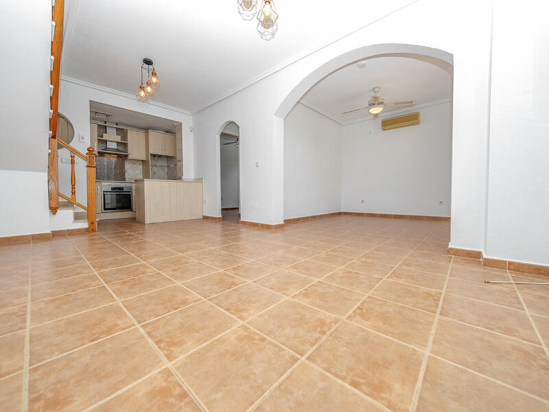 2 Cuarto Villa en venta