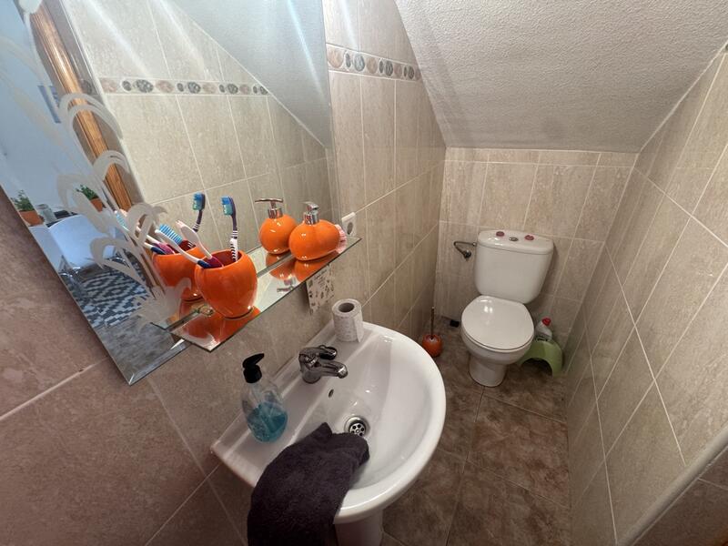 3 slaapkamer Gezinswoning Te koop