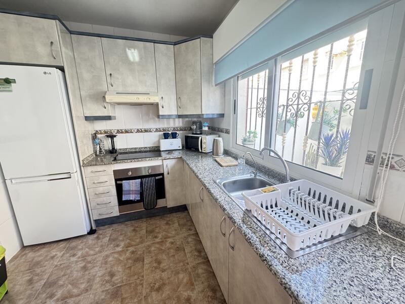 3 slaapkamer Gezinswoning Te koop