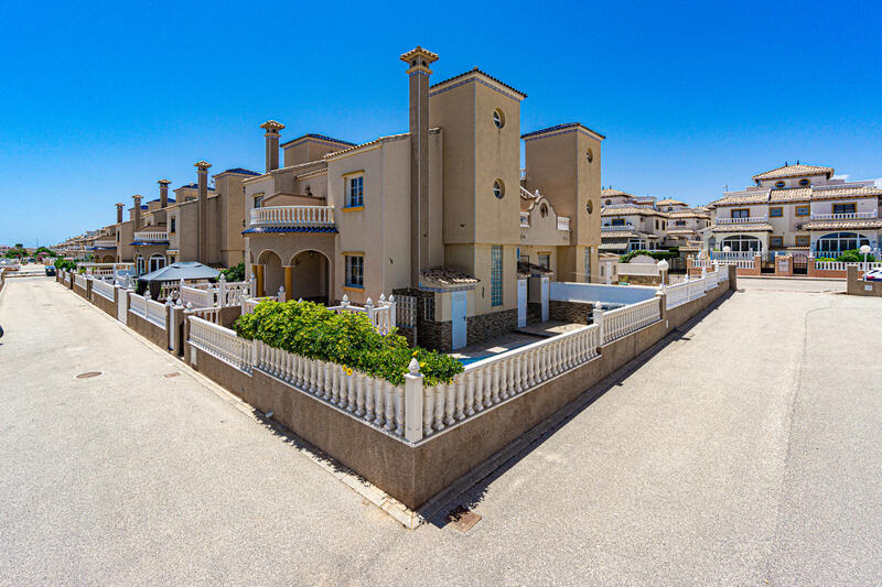 Villa zu verkaufen in Lomas De Cabo Roig, Alicante