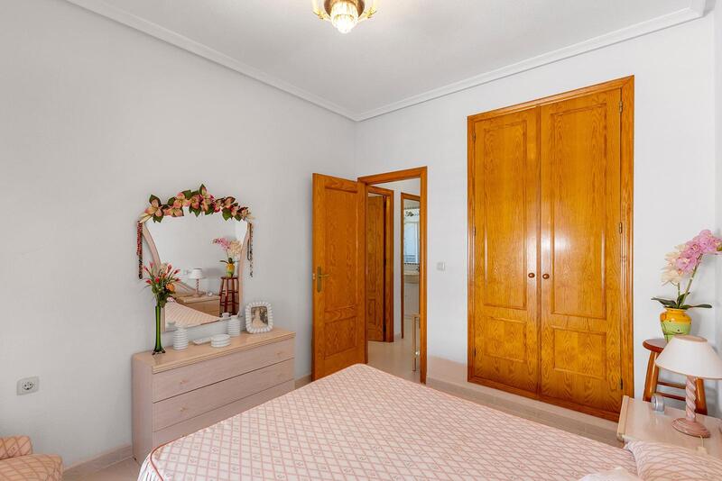 2 bedroom Townhouse for sale