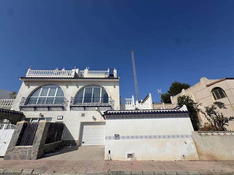Adosado en venta en Villamartin, Alicante