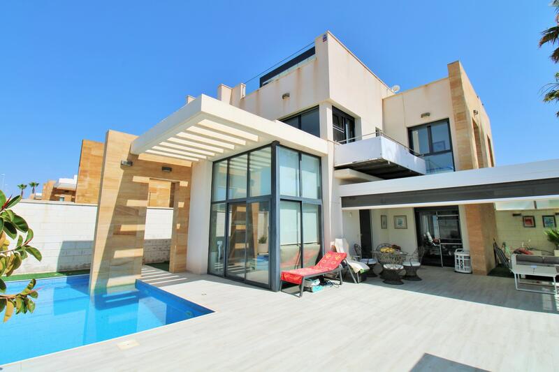Villa à vendre dans Cabo Roig, Alicante