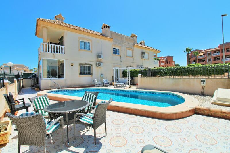 квартира продается в Villamartin, Alicante