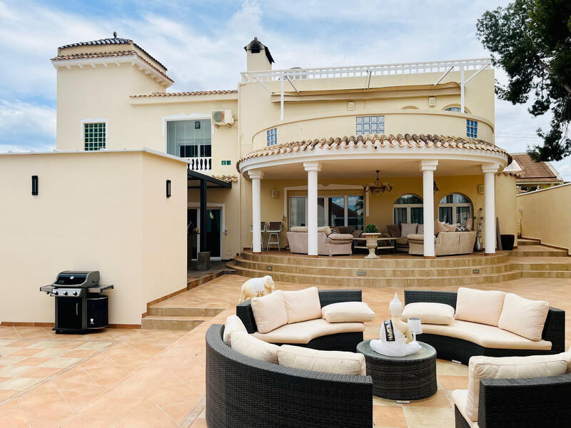 4 slaapkamer Villa Te koop