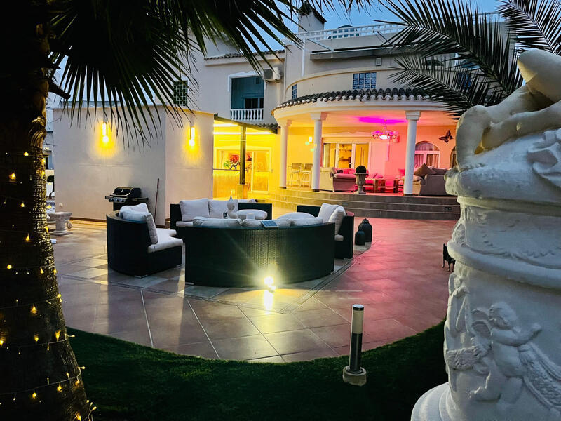 4 slaapkamer Villa Te koop