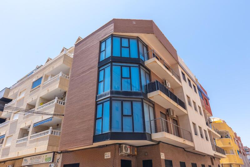 Apartamento en venta en La Mata, Alicante