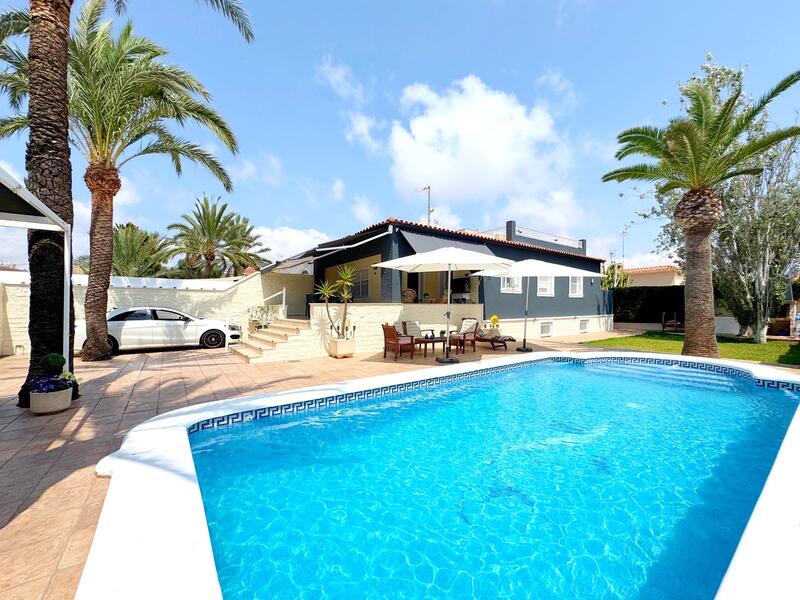 Villa zu verkaufen in Torrevieja, Alicante
