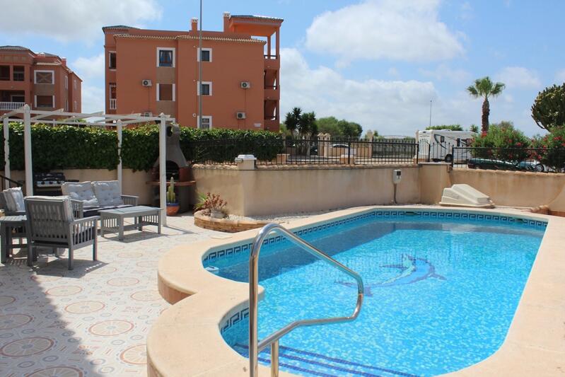 Apartamento en venta en Villamartin, Alicante