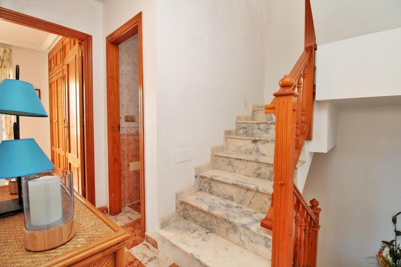 2 bedroom Townhouse for sale