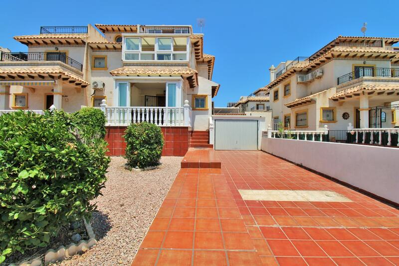 2 bedroom Townhouse for sale