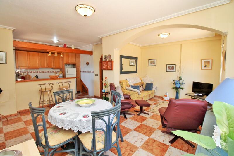 2 bedroom Townhouse for sale